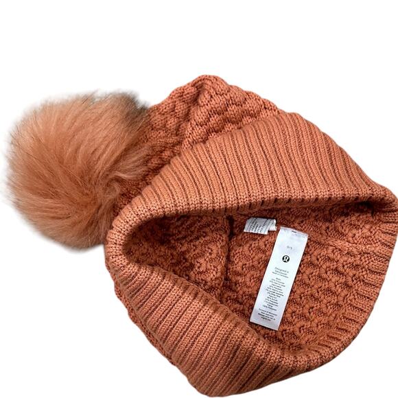 Lululemon Bubble Knit Pom Beanie - Picture 4 of 6